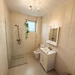 Targ Paste - Dormitor Dublu Cu Baie Privata