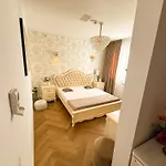 Targ Paste - Dormitor Dublu Cu Baie Privata Craiova