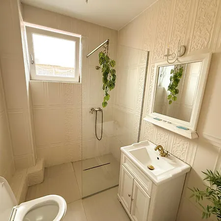 Apartment Cozy Christmas Bedroom - Dormitor Dublu Cu Baie Privata *