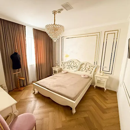 Apartamento Târg Paște - Dormitor Dublu Cu Baie Privata *