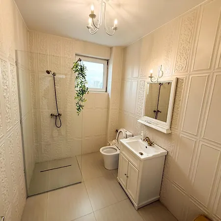 Apartment Cozy Christmas Bedroom - Dormitor Dublu Cu Baie Privata