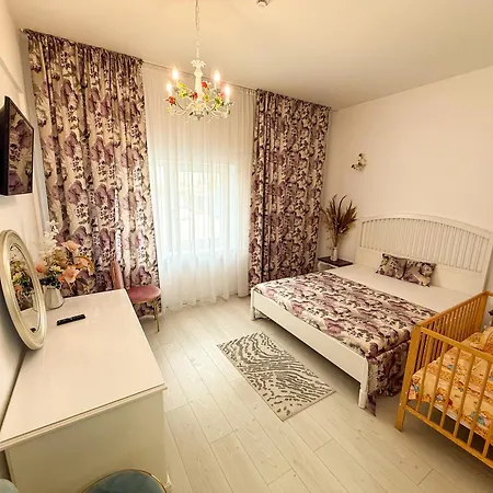 Târg Paște - Dormitor Dublu Cu Baie Privata * Craiova