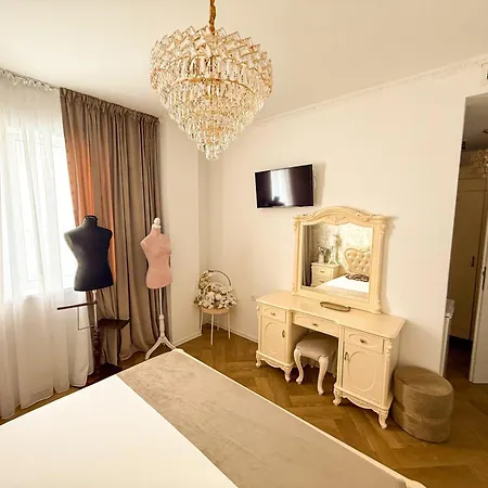 Cozy Christmas Bedroom - Dormitor Dublu Cu Baie Privata *