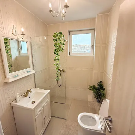 Cozy Christmas Bedroom - Dormitor Dublu Cu Baie Privata Craiova