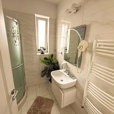 Apartment Cozy Christmas Bedroom - Dormitor Dublu Cu Baie Privata