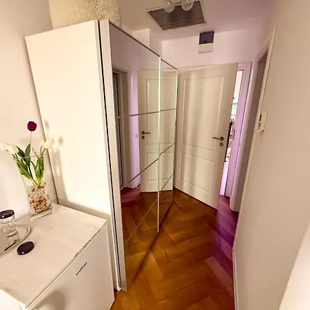 Apartamento Târg Paște - Dormitor Dublu Cu Baie Privata Craiova