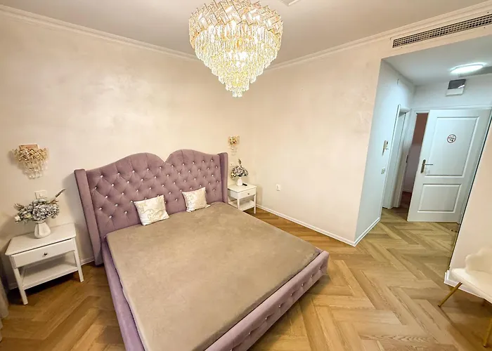 Targ Paste - Dormitor Dublu Cu Baie Privata