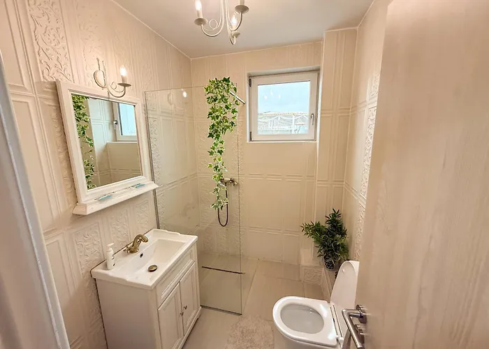 Targ Paste - Dormitor Dublu Cu Baie Privata Craiova