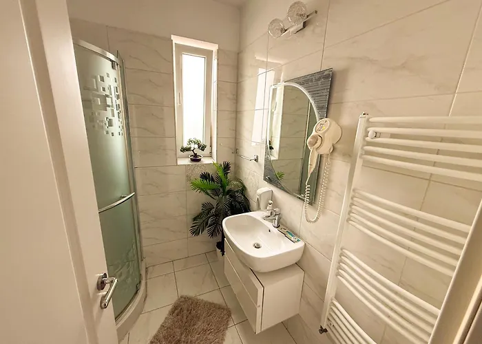 Appartement Cozy Christmas Bedroom - Dormitor Dublu Cu Baie Privata